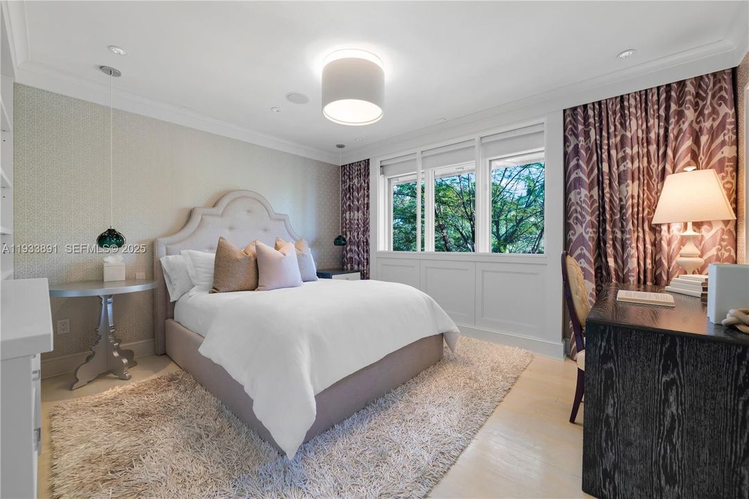 For Sale: $8,750,000 (7 beds, 6 baths, 7034 Square Feet)