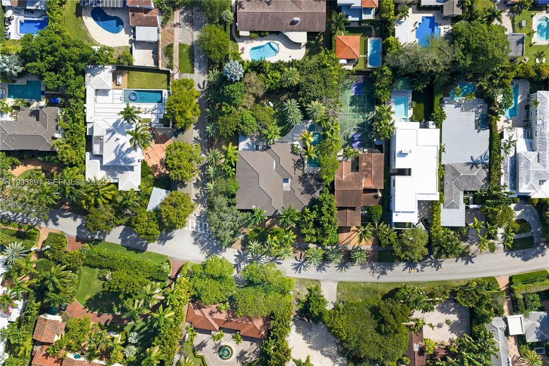 For Sale: $8,750,000 (7 beds, 6 baths, 7034 Square Feet)