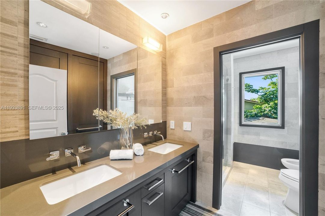 For Sale: $8,750,000 (7 beds, 6 baths, 7034 Square Feet)