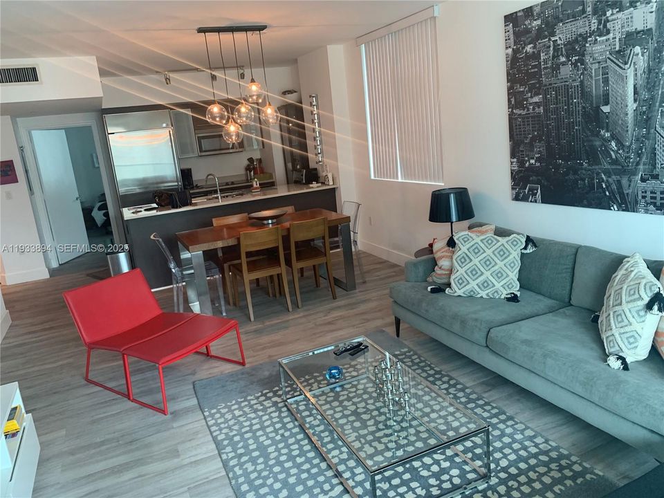 В аренду: $4,490 (2 спален, 2 ванн, 1197 Квадратных фут)