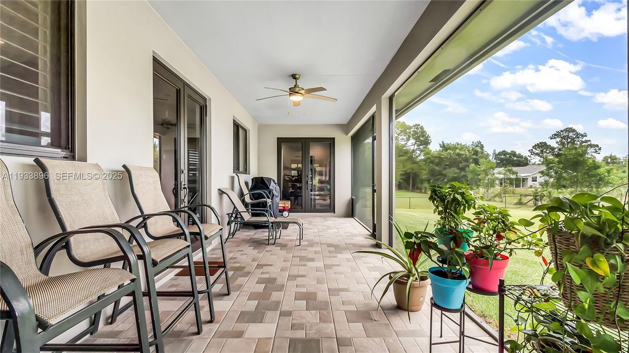 En Venta: $1,299,995 (5 camas, 3 baños, 2766 Pies cuadrados)