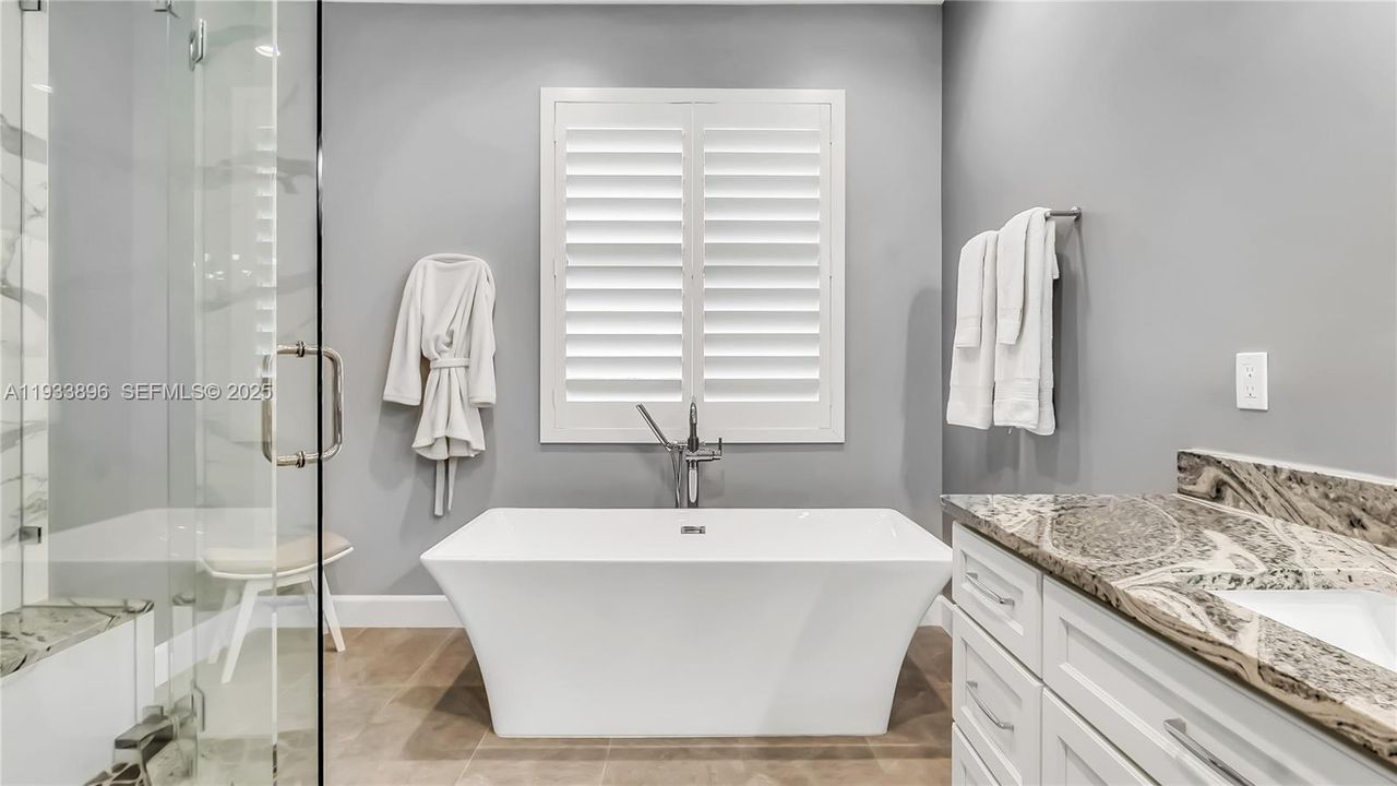 En Venta: $1,299,995 (5 camas, 3 baños, 2766 Pies cuadrados)