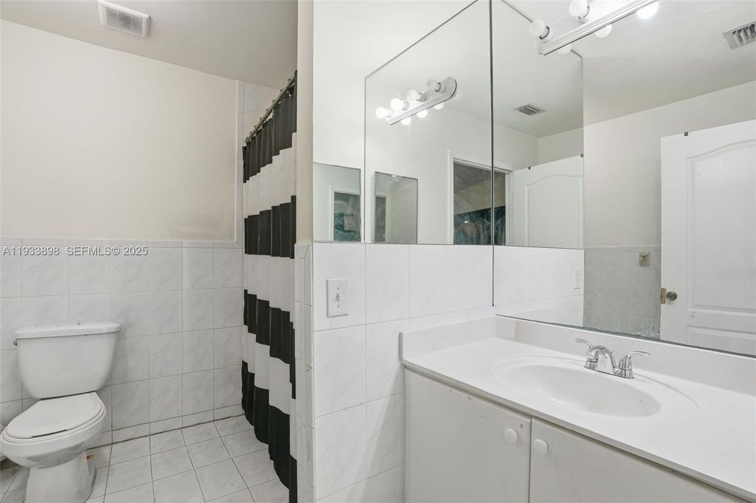 For Sale: $433,000 (3 beds, 2 baths, 1261 Square Feet)