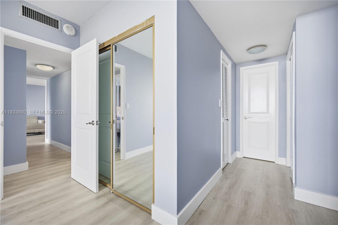 For Sale: $269,000 (2 beds, 2 baths, 1132 Square Feet)