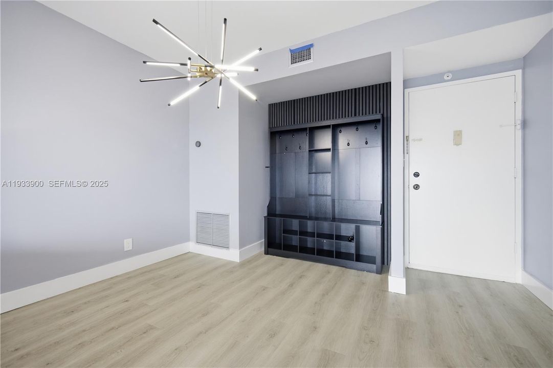For Sale: $269,000 (2 beds, 2 baths, 1132 Square Feet)