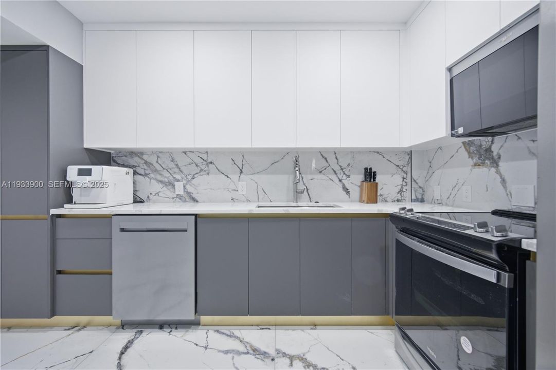 For Sale: $269,000 (2 beds, 2 baths, 1132 Square Feet)