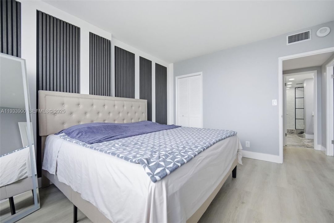 For Sale: $269,000 (2 beds, 2 baths, 1132 Square Feet)