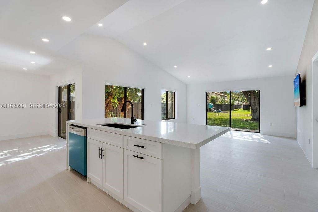 En Renta: $4,000 (3 camas, 2 baños, 1656 Pies cuadrados)