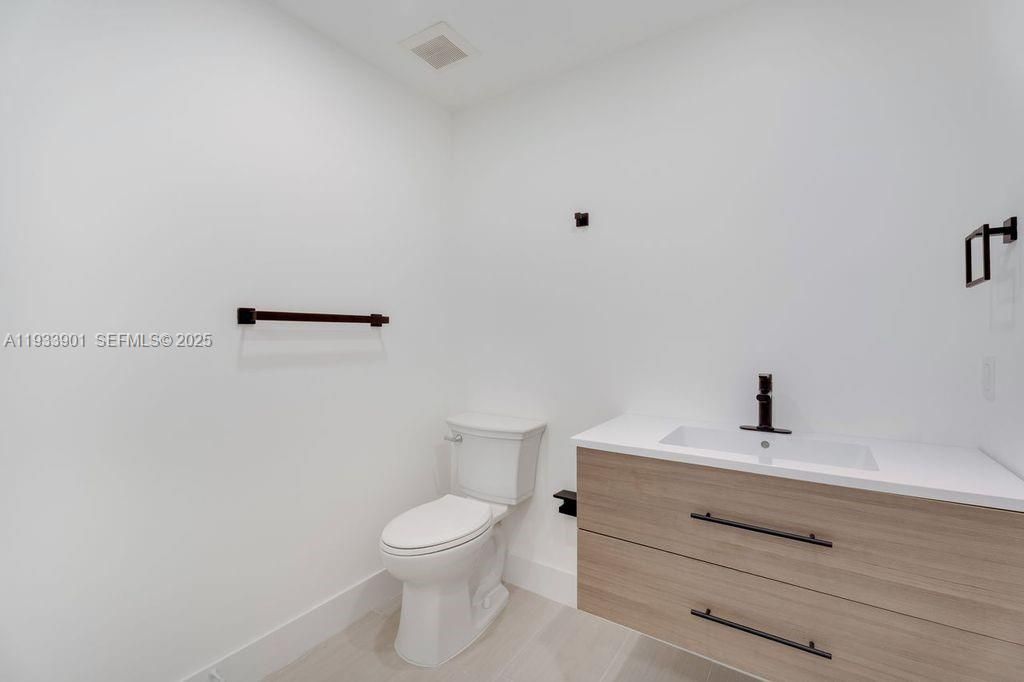 En Renta: $4,000 (3 camas, 2 baños, 1656 Pies cuadrados)