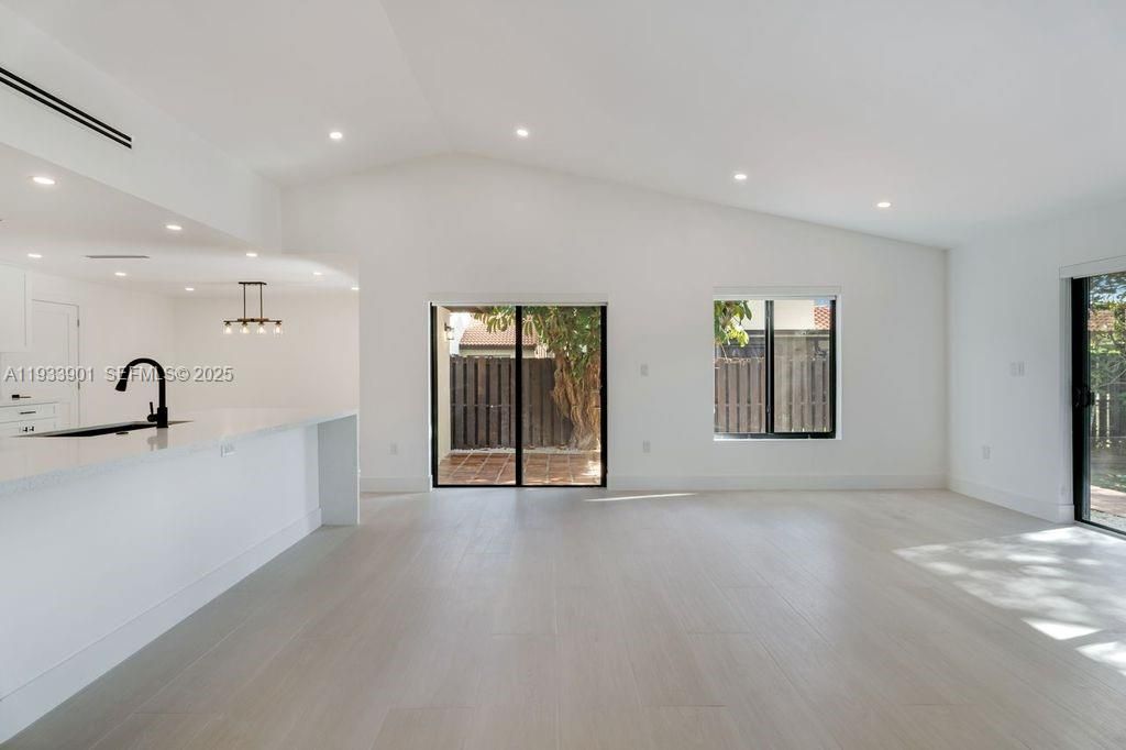 En Renta: $4,000 (3 camas, 2 baños, 1656 Pies cuadrados)