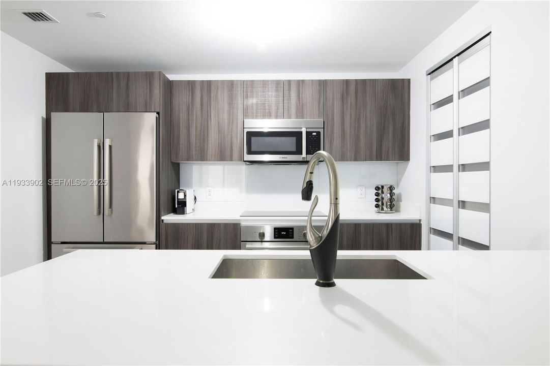 For Rent: $7,500 (3 beds, 3 baths, 1592 Square Feet)