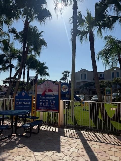 For Sale: $360,000 (2 beds, 2 baths, 859 Square Feet)