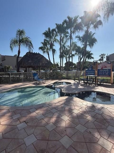 For Sale: $360,000 (2 beds, 2 baths, 859 Square Feet)