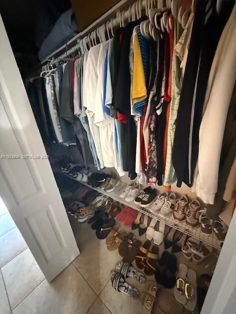 For Sale: $360,000 (2 beds, 2 baths, 859 Square Feet)