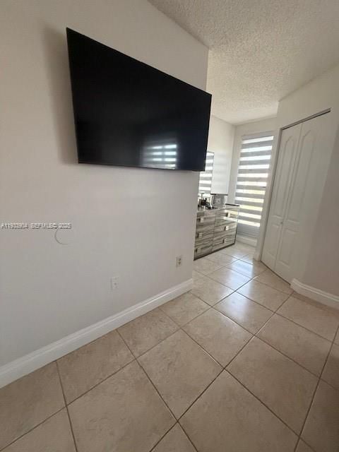 For Sale: $360,000 (2 beds, 2 baths, 859 Square Feet)