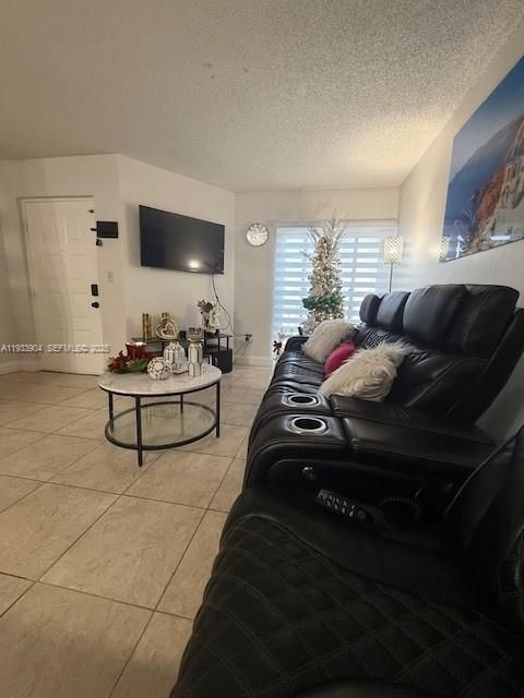 For Sale: $360,000 (2 beds, 2 baths, 859 Square Feet)