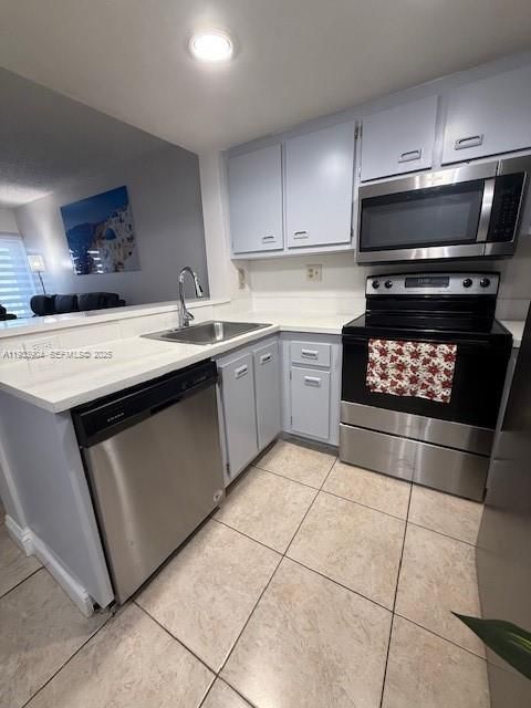 For Sale: $360,000 (2 beds, 2 baths, 859 Square Feet)