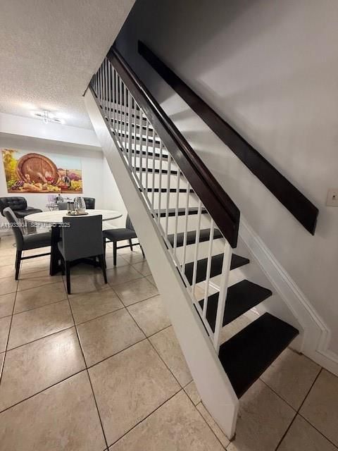 For Sale: $360,000 (2 beds, 2 baths, 859 Square Feet)