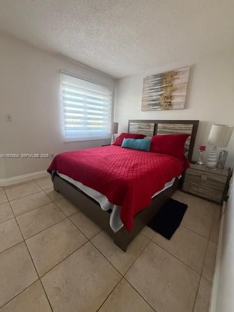 For Sale: $360,000 (2 beds, 2 baths, 859 Square Feet)
