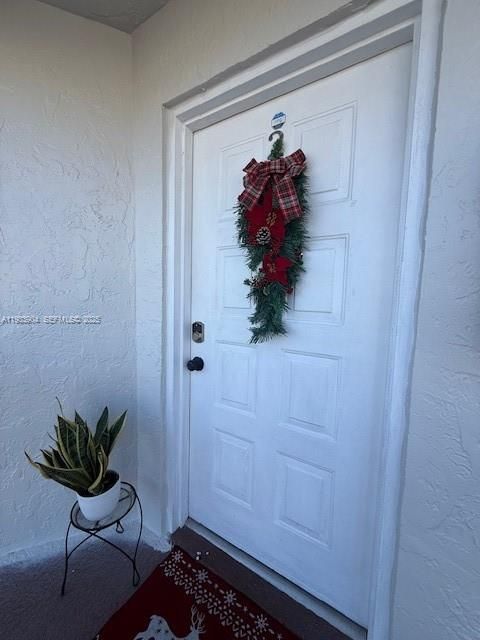 For Sale: $360,000 (2 beds, 2 baths, 859 Square Feet)