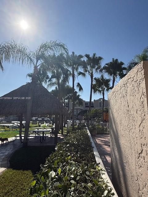 For Sale: $360,000 (2 beds, 2 baths, 859 Square Feet)