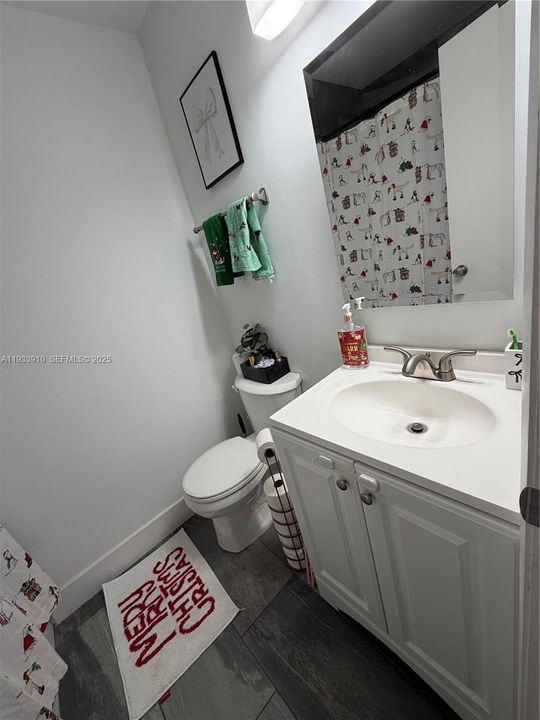 For Sale: $435,000 (2 beds, 2 baths, 1084 Square Feet)