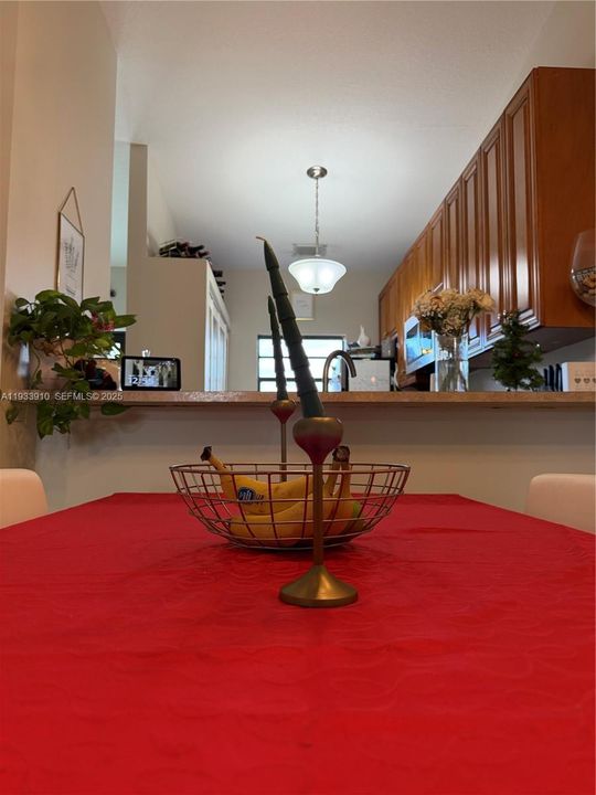 For Sale: $435,000 (2 beds, 2 baths, 1084 Square Feet)