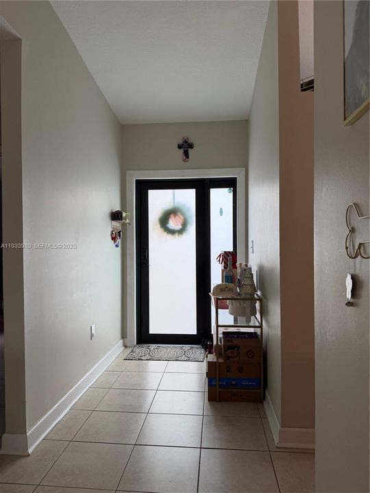 For Sale: $435,000 (2 beds, 2 baths, 1084 Square Feet)