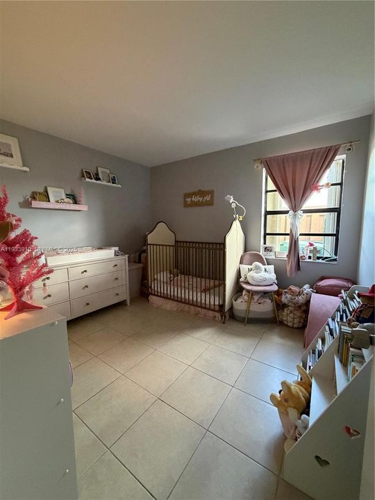 For Sale: $435,000 (2 beds, 2 baths, 1084 Square Feet)