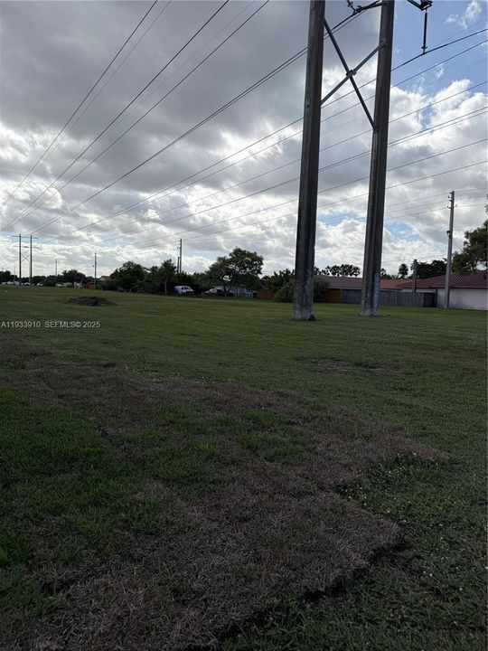 For Sale: $435,000 (2 beds, 2 baths, 1084 Square Feet)