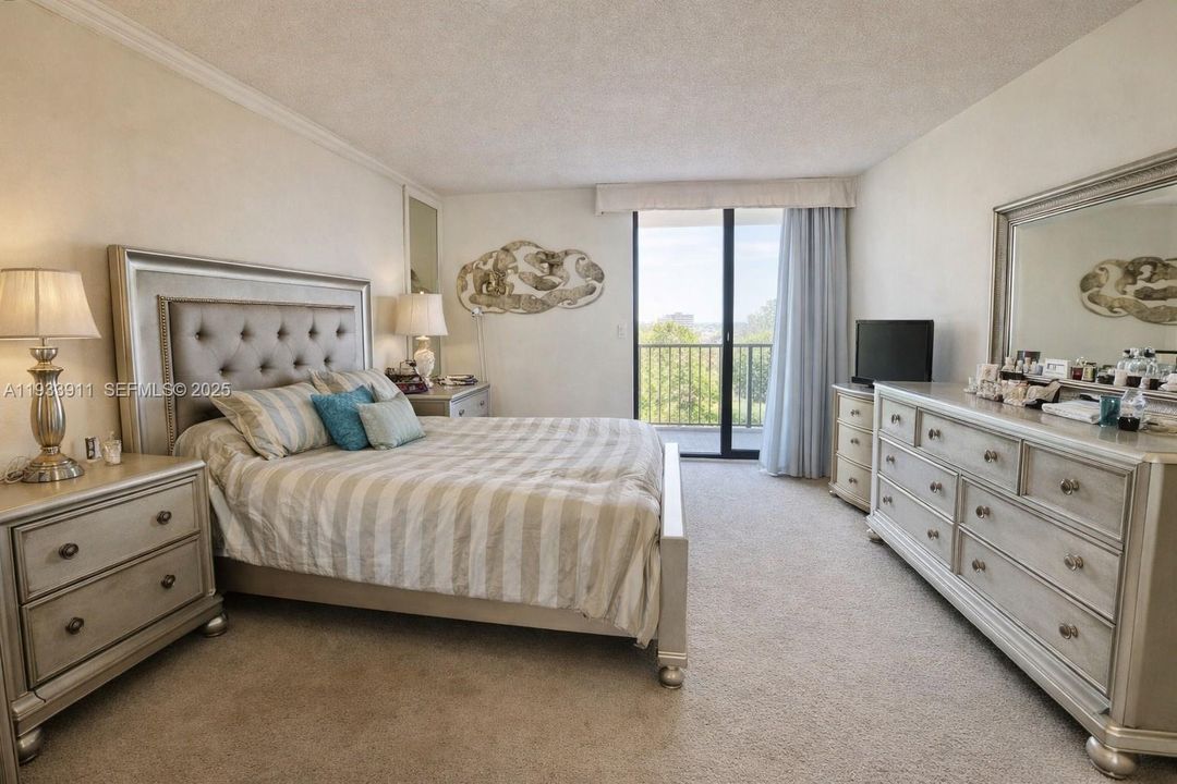 待售: $435,000 (2 贝兹, 2 浴室, 1512 平方英尺)