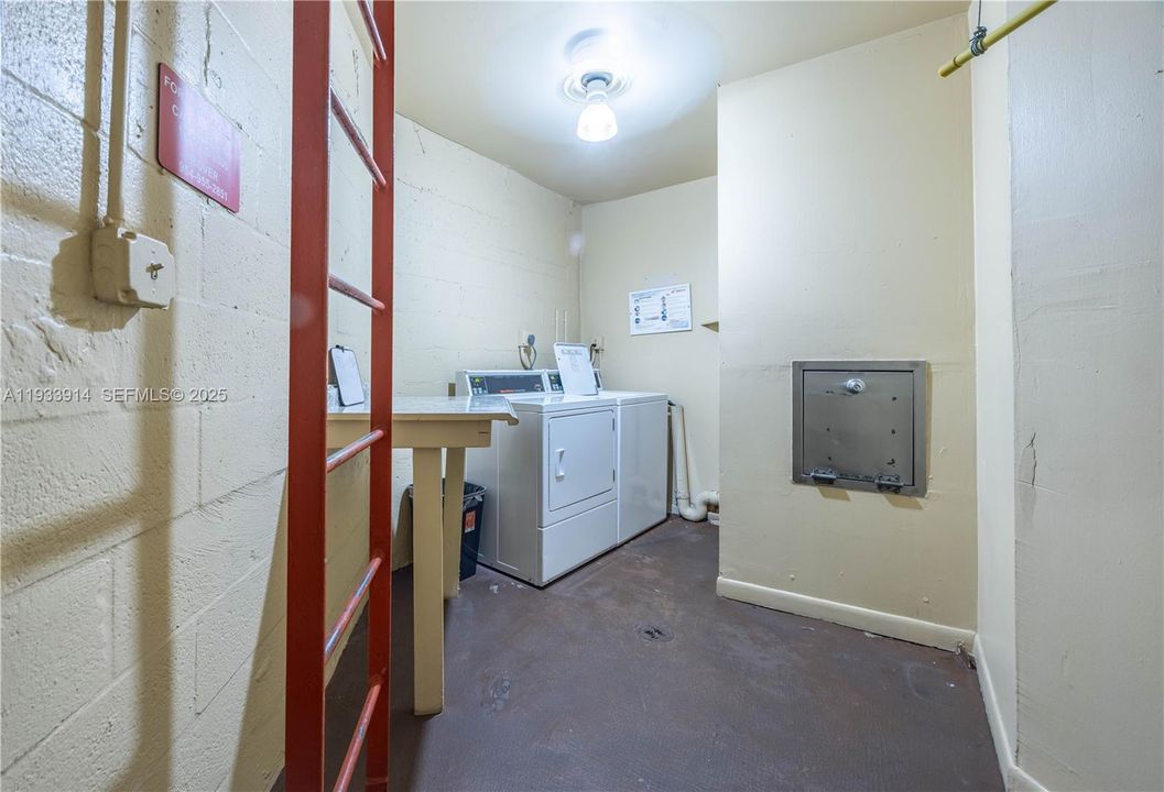 На продажу: $110,000 (2 спален, 2 ванн, 850 Квадратных фут)