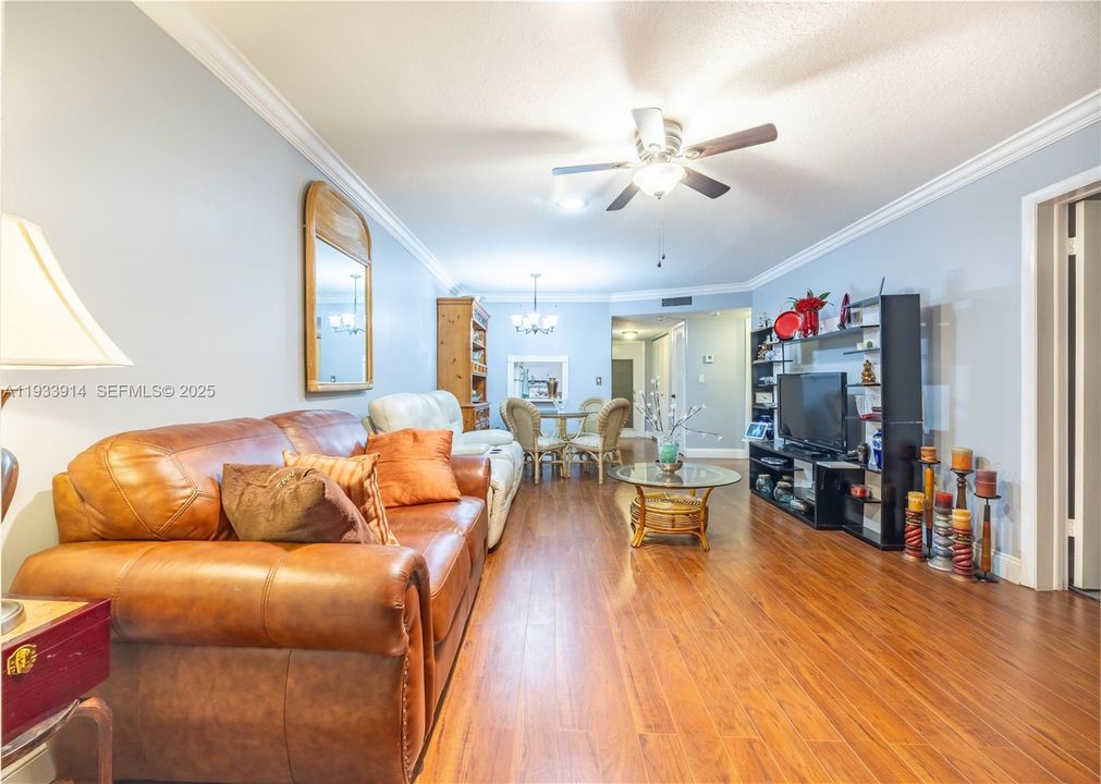 На продажу: $110,000 (2 спален, 2 ванн, 850 Квадратных фут)