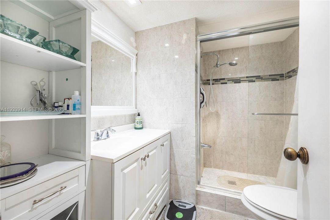 На продажу: $110,000 (2 спален, 2 ванн, 850 Квадратных фут)