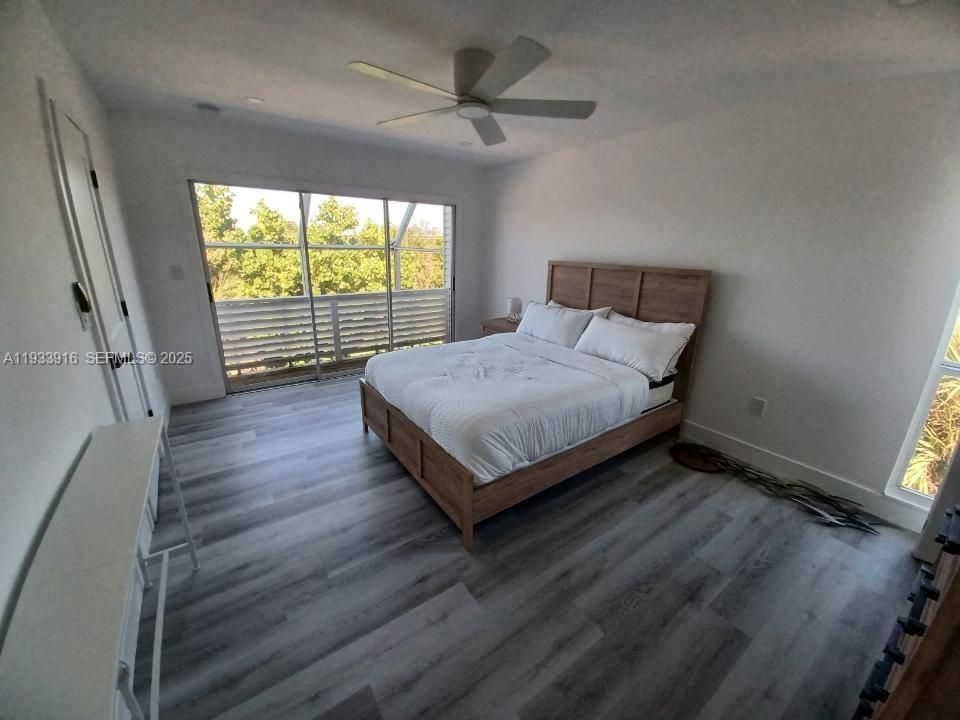 For Sale: $830,000 (2 beds, 1 baths, 1900 Square Feet)