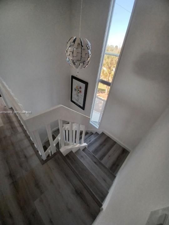 For Sale: $830,000 (2 beds, 1 baths, 1900 Square Feet)