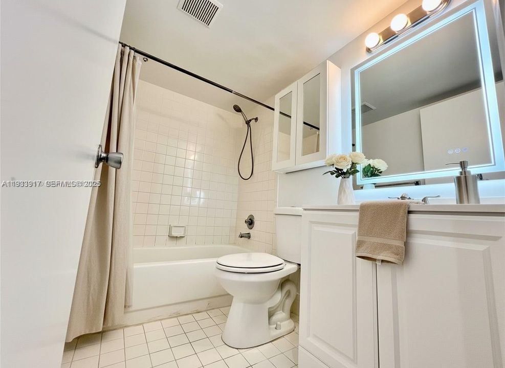 В аренду: $1,900 (2 спален, 2 ванн, 1044 Квадратных фут)