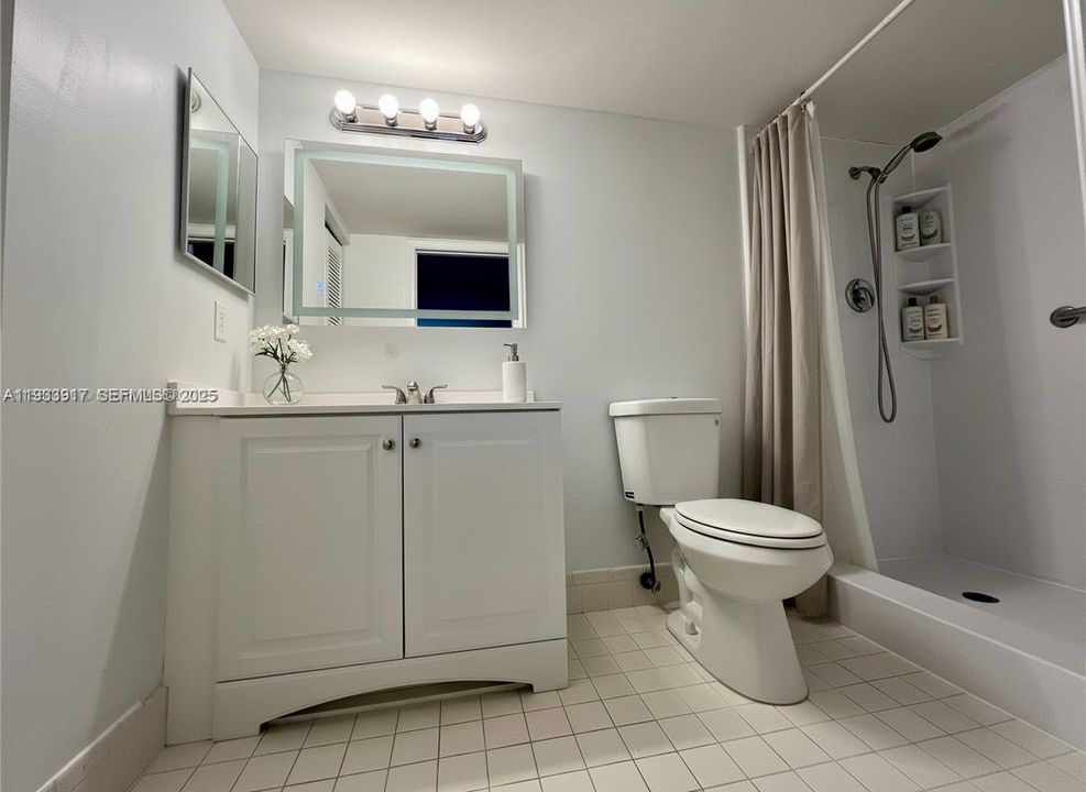 В аренду: $1,900 (2 спален, 2 ванн, 1044 Квадратных фут)