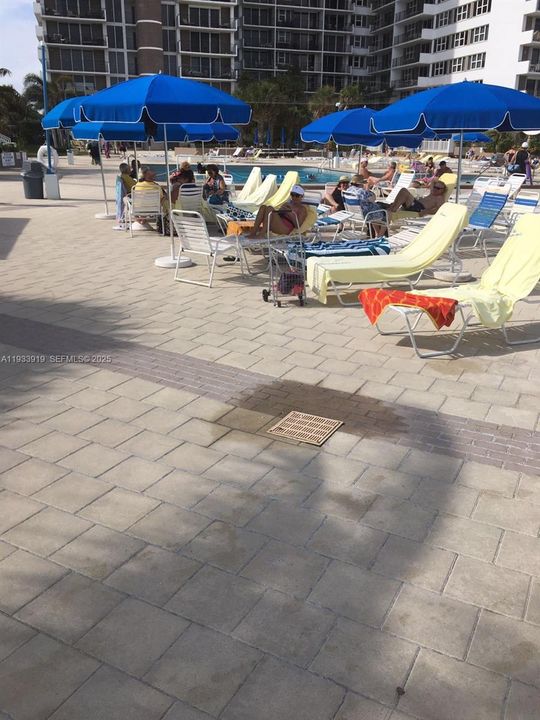 出租: $3,590 (2 贝兹, 2 浴室, 1312 平方英尺)