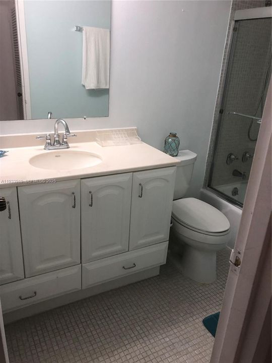 出租: $3,590 (2 贝兹, 2 浴室, 1312 平方英尺)