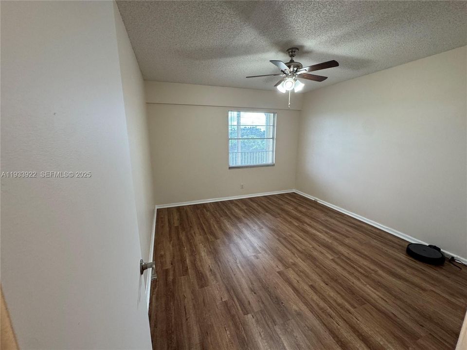 В аренду: $1,775 (2 спален, 1 ванн, 953 Квадратных фут)