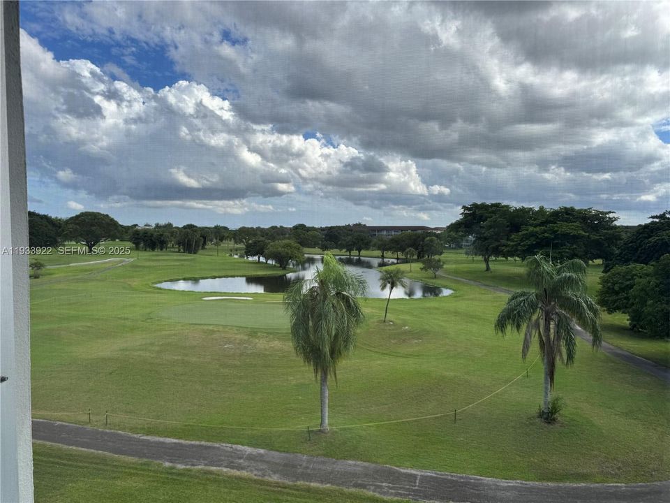 В аренду: $1,775 (2 спален, 1 ванн, 953 Квадратных фут)