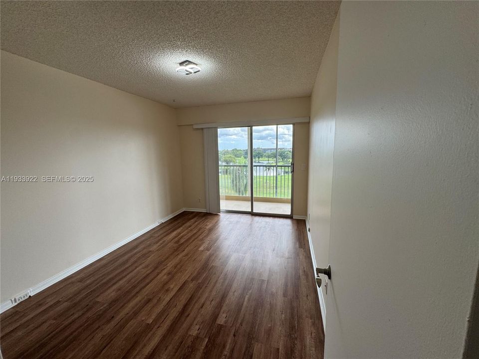 В аренду: $1,775 (2 спален, 1 ванн, 953 Квадратных фут)