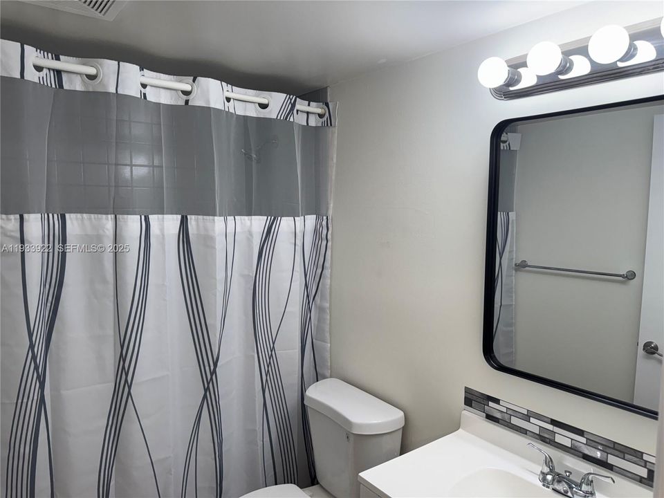 В аренду: $1,775 (2 спален, 1 ванн, 953 Квадратных фут)