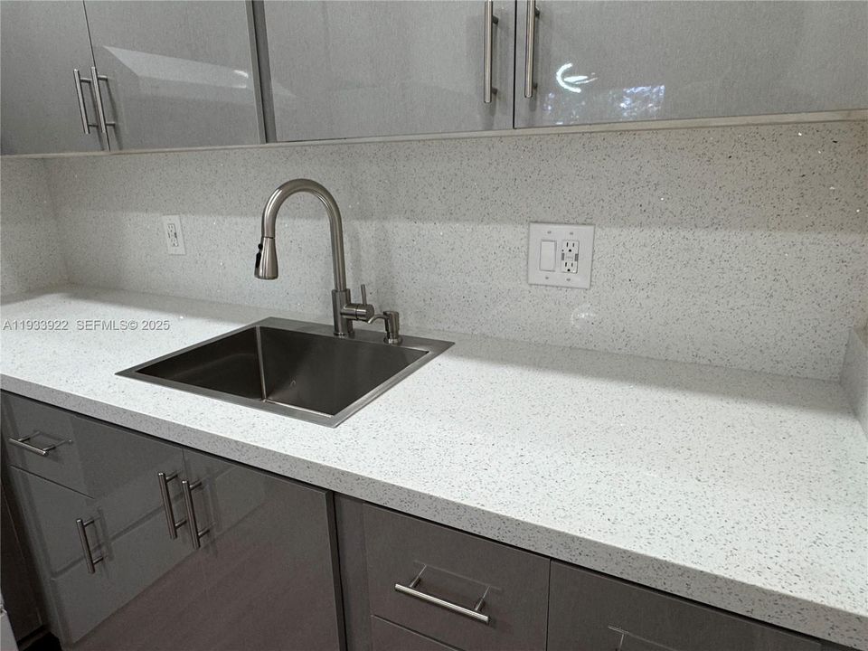 В аренду: $1,775 (2 спален, 1 ванн, 953 Квадратных фут)