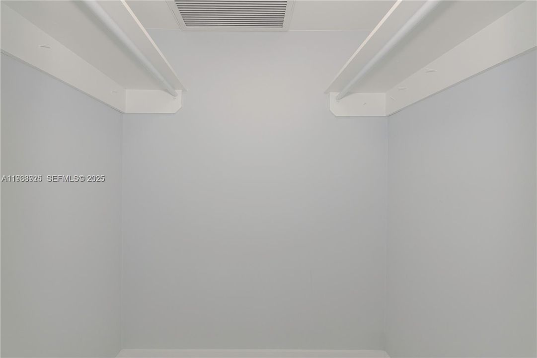 For Rent: $4,000 (2 beds, 2 baths, 950 Square Feet)