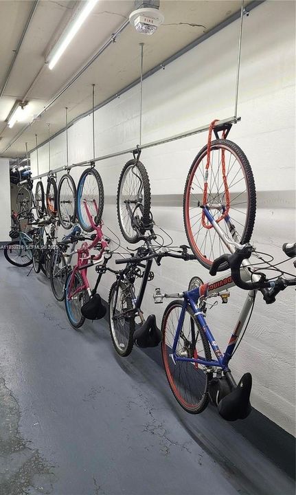 For Rent: $4,000 (2 beds, 2 baths, 950 Square Feet)