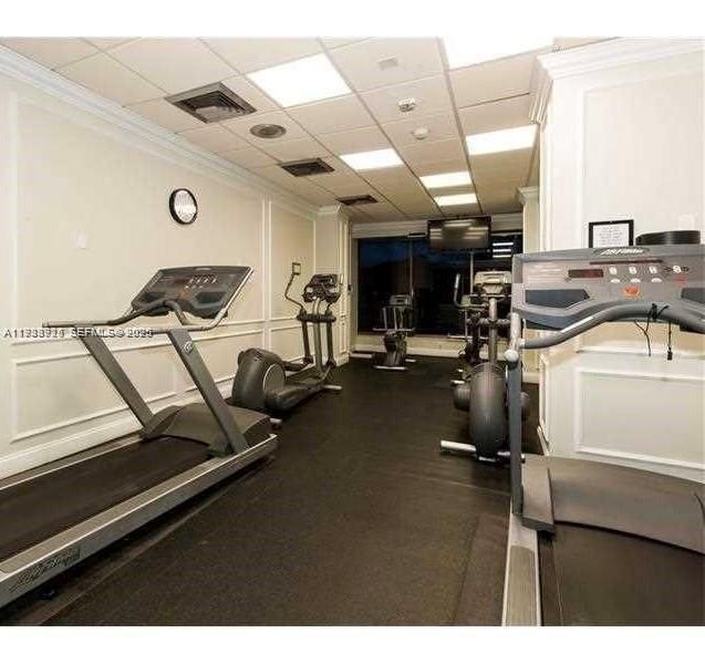 For Rent: $4,000 (2 beds, 2 baths, 950 Square Feet)