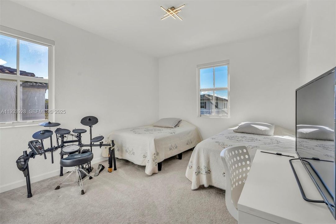 For Sale: $615,000 (4 beds, 3 baths, 1853 Square Feet)