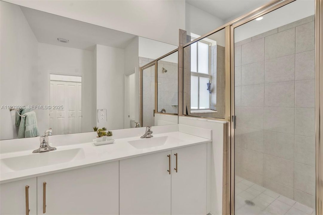 For Sale: $615,000 (4 beds, 3 baths, 1853 Square Feet)